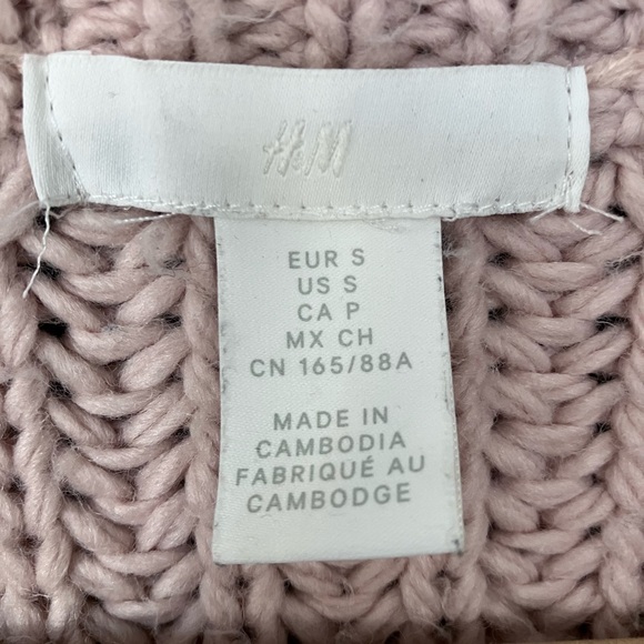 Cropped Chunky Knit Cardigan Sweater - Picture 3 of 4